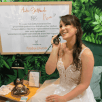 Fotobox & Fotografin Erfurt - Daniela Tapliuc - Audio-Gästebuch in Retro-Optik wird mit Sprachnachricht besprochen